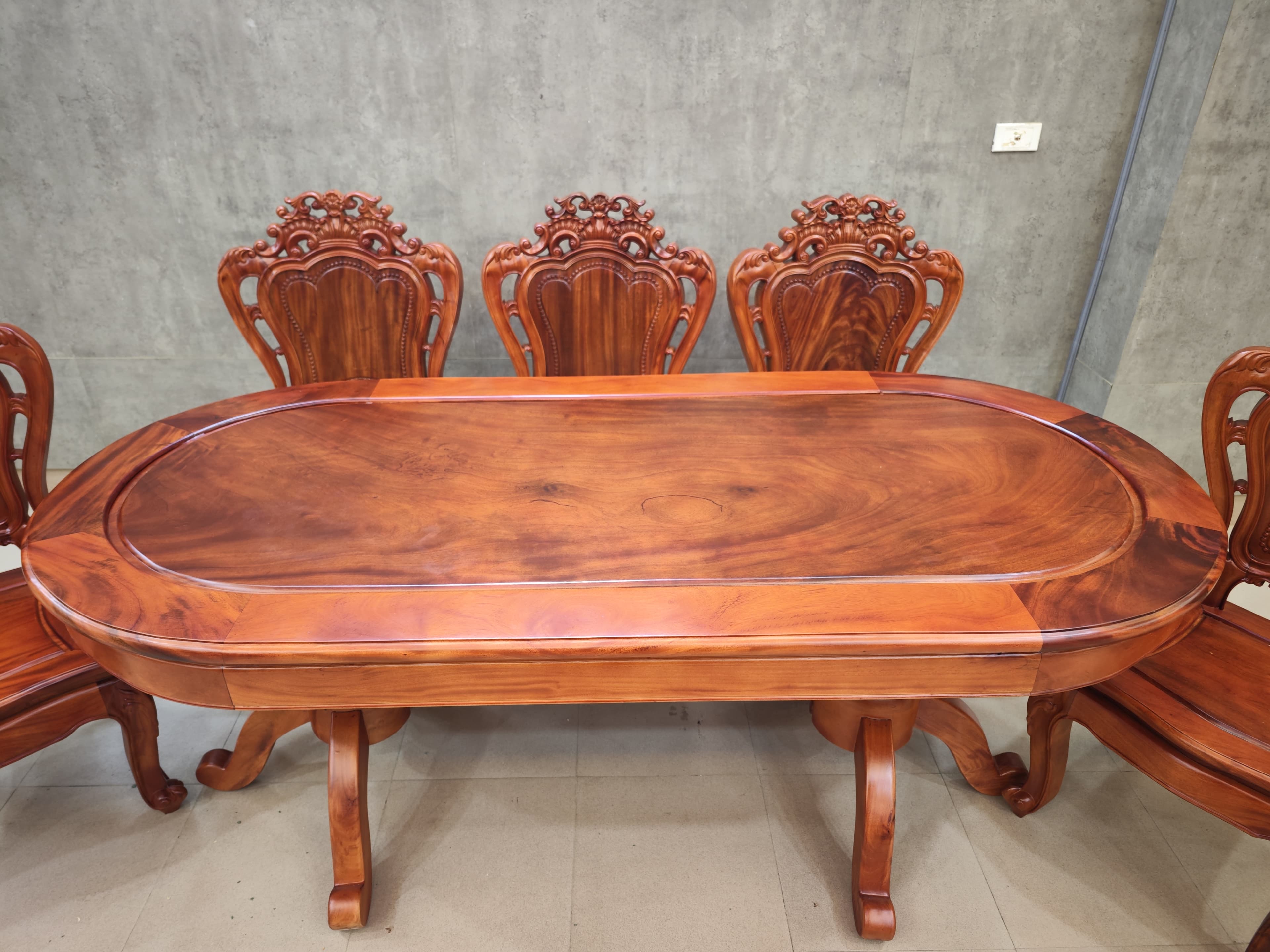 Bàn Ăn Bầu Dục 6 Ghế Louis Gỗ Lim (Mã: BA-04) – Vẻ Đẹp Tân Cổ Điển Tinh Tế, Đẳng Cấp Thumbnail 2
