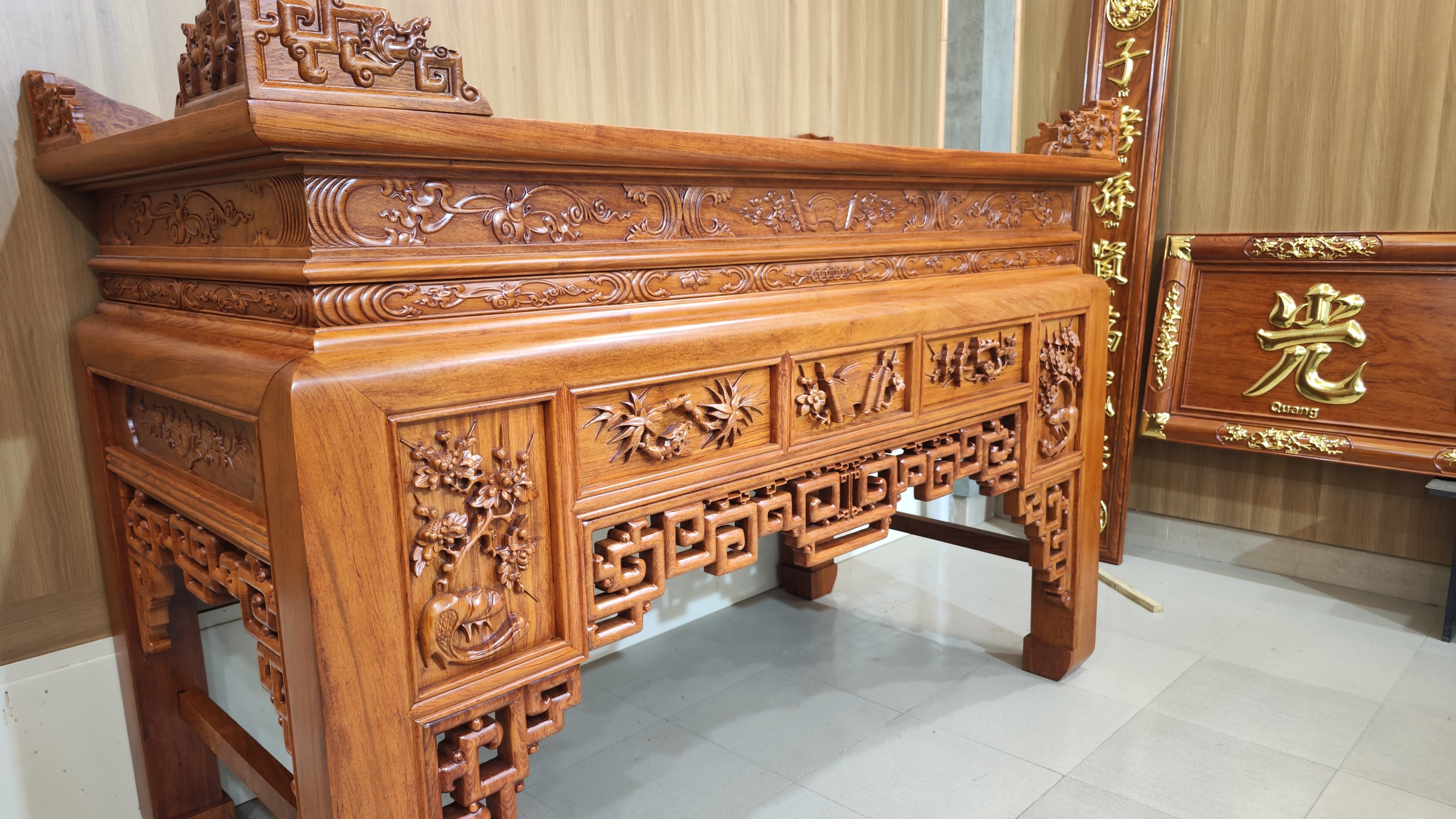 Án Gian Tứ Quý Chân 12 Gỗ Hương Đá (Mã: AG-01) Thumbnail 4